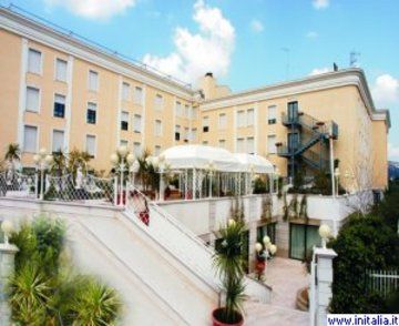 Hotel V7 San Giovanni Rotondo Exterior foto